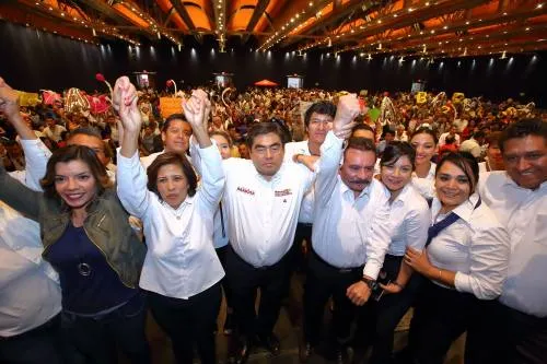 Promete Barbosa libertad sindical y reinstalar a burócratas despedidos injustificadamente