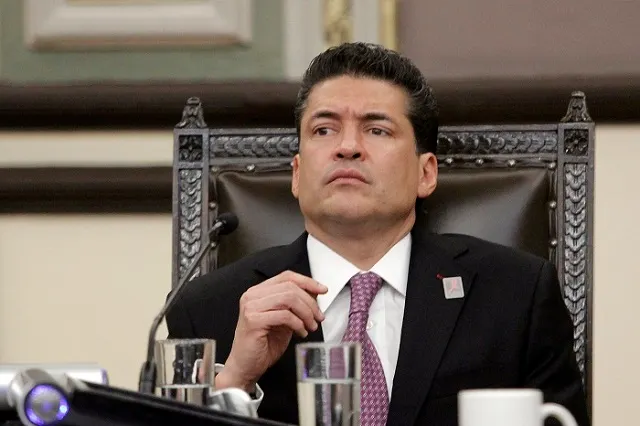 PUEBLA, Pue., 19 Febrero 2015.-  Jorge Cruz Bermúdez, secretario de educación pública durante comparecencia ante los diputados en el congreso del estado.
//Hilda Ríos/Agencia Enfoque//