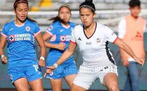 Lobos femenil gana en la mesa el juego ante el Cruz Azul