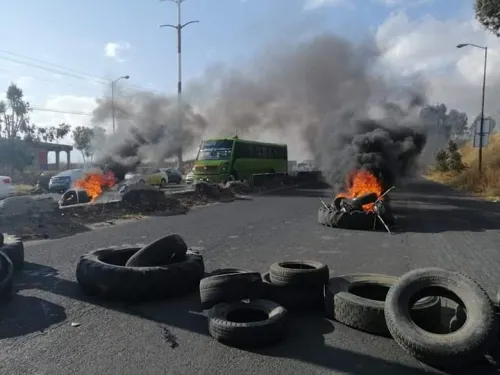 Continúa tomada la carretera federal Mex-Pue por pobladores de Zacatepec