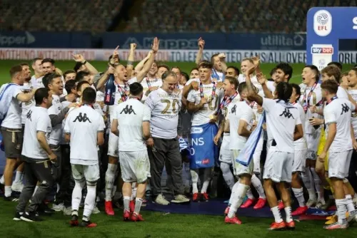 Leeds de Bielsa cierra la temporada con goleada