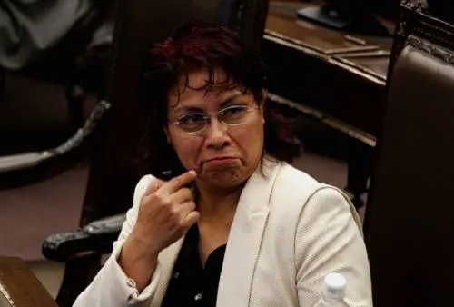 Deja de estar de chillona y rogona con Morena para una alianza, le dicen a Quezada Tiempo