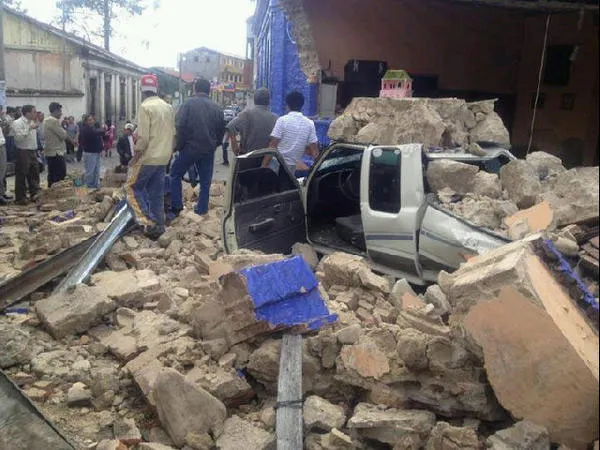 En Guatemala duermen en las calles tras el fuerte sismo