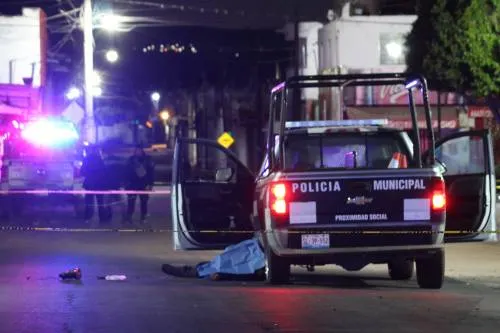Comando acribilla y mata a dos policías en San Salvador El Verde