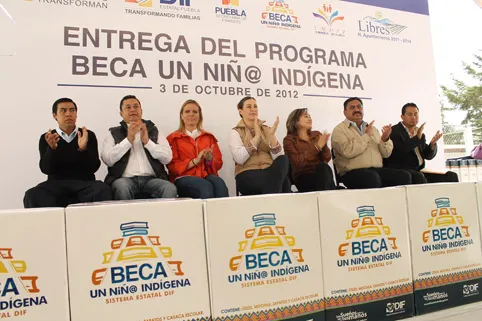 SEDIF y Voluntariado de la SF entregan apoyos del Programa Beca un Niñ@ Indígena
