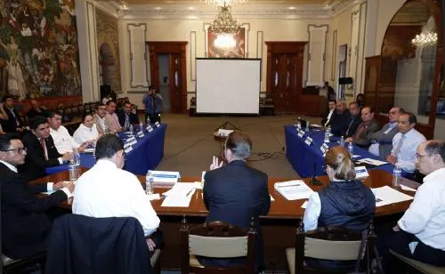 Autoridades y empresarios analizan mejoras al estudio de movilidad “Ándale”