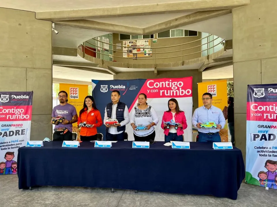 Ayuntamiento de Puebla organiza  “Gran paseo muy Padre” para celebrar a los papás en su día