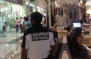 Capacita SSPTM a monitoristas y policías privados de centros comerciales