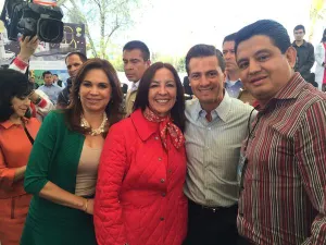 Priistas abandonan responsabilidades por “selfie” con EPN