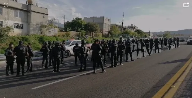 Vecinos de Tlahuapan cierran la México-Puebla ante inconformidad por resultados de elección