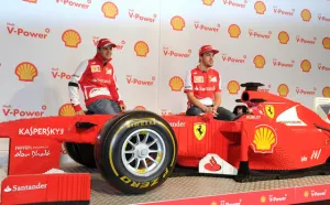 Sorprendente Ferrari hecho con piezas de Lego