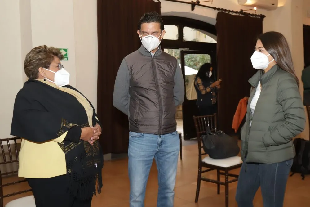 Dirigente del PRD impone a su hija en candidaturas; excluye a los perredistas de carrera