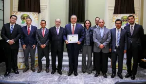 Editorial Internacional OX otorga reconocimiento a la Auditoría Puebla