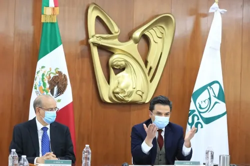 Para atención COVID-19, IMSS garantiza cobertura con personal de salud