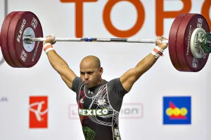 México-cubano llega a 5 sitio en JO tras cargar 326 kg