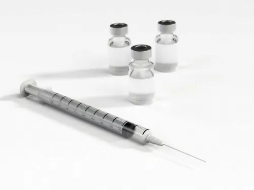Ola antivacunas acecha en América; alerta de la OMS