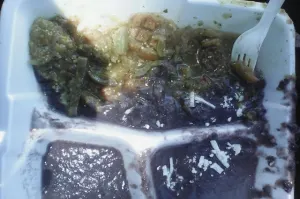 Comuna de Texmelucan enferma a policías con comida descompuesta