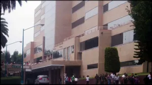 Íntimos del gabinete se entrevistan con Peña Nieto en hospital