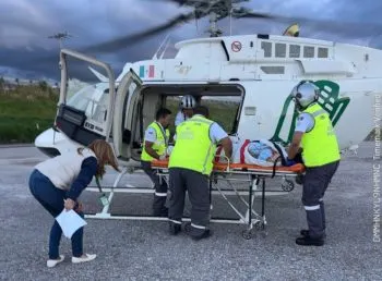 Con apoyo aéreo, SUMA traslada con éxito a una mujer con complicaciones postparto