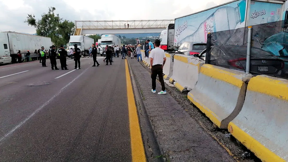 Bloqueo Autopista Mexico Puebla Santa Rita Tlahuapan