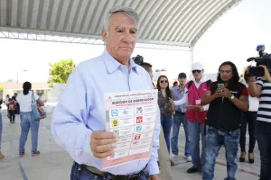 Sigamos Adelante debe ganar elección, señala Fraile al votar