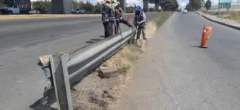 Instala Infraestructura barreras de contención en Bajo Puente de Autopista México-Puebla y Vía Atlixcáyotl
