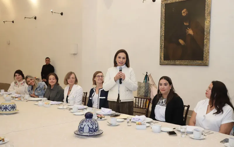 gabriela-bonilla-esposas-embajadores