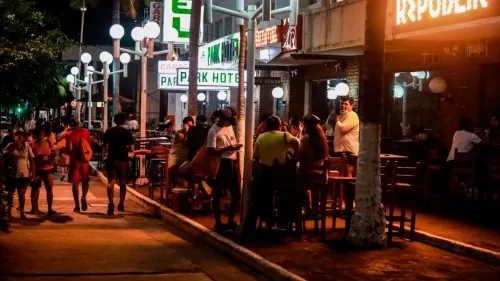 Bares y discotecas de Acapulco reabren tras meses cerrados por Covid-19
