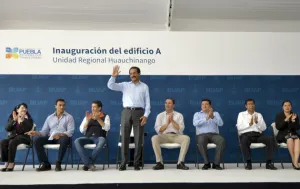 Inauguran Esparza y RMV Edificio ?A? de Campus Huauchinango BUAP