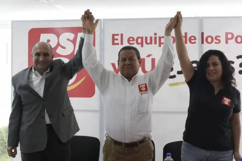 PSI presenta a ex priista como su candidato a la alcaldía de Puebla