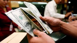 Dólar se vende en $18.30 en promedio en aeropuerto capitalino