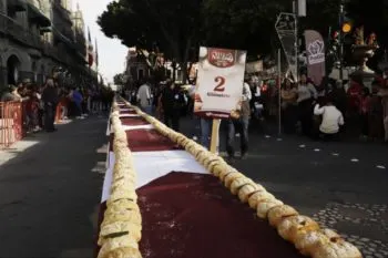DIF Puebla capital buscará superar récord Guinness con rosca de Reyes monumental