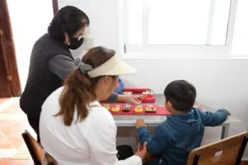 Atiende área de diagnóstico y rehabilitación del CMERI a 40 niños al día en Puebla capital