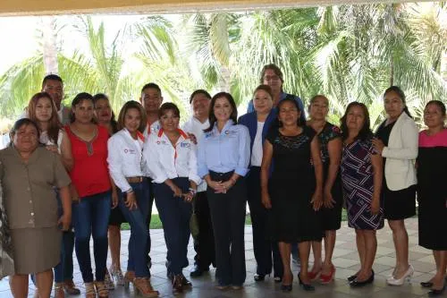 Supervisa Dinorah López de Gali entrega de apoyos en Izúcar de Matamoros