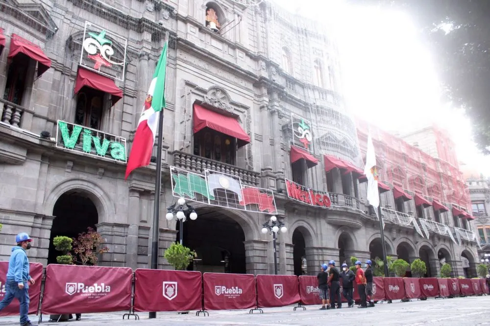 Analiza Ayuntamiento de Puebla venta de antojitos en el Centro para 15 y 16 de septiembre