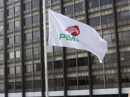 Destituyen a subdirector de Pemex ligado a ‘Estafa Maestra’