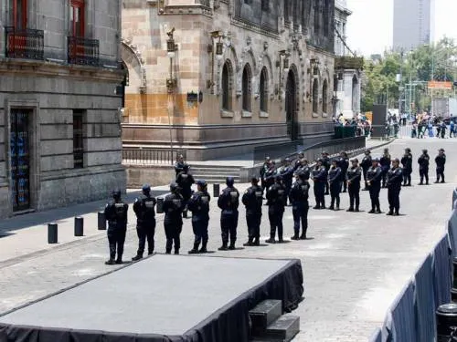 Blindan Palacio de Minería por primer debate presidencial