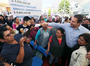 Anuncian programa para cambiar unidades del transporte público