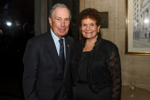 Michael Bloomberg lanzará campaña digital contra Trump