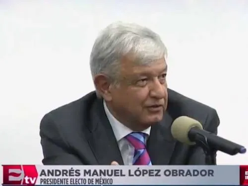 En 3 años operarán 3 aeropuertos: López Obrador