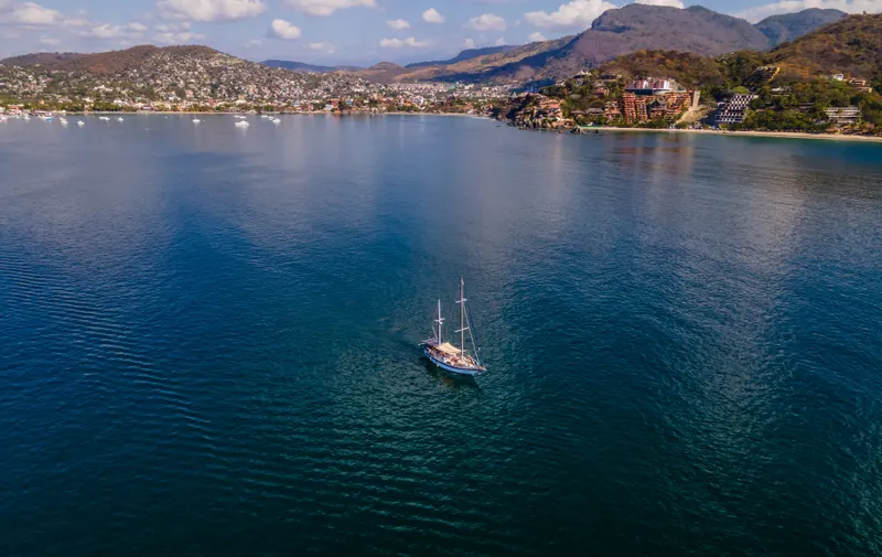 velero-ixtapa-zihuatanejo
