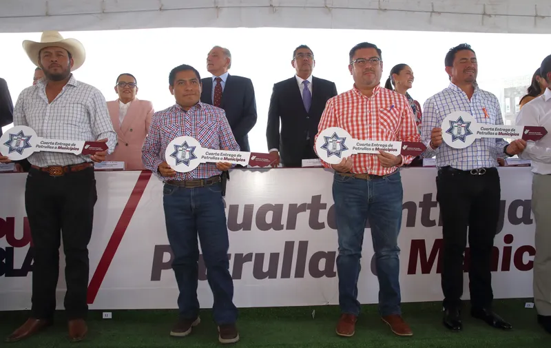 Gobierno de Puebla, entrega de patrullas