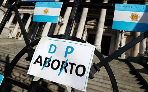 Senado de Argentina votará legalización de aborto el 8 de agosto