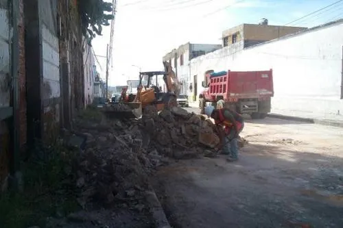 Reportan caída de barda en la 11 norte  tras sismo de 8.2 grados