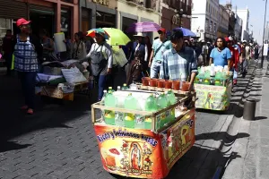 Ambulantes insisten en regresar a las calles; desmienten diálogo con ayuntamiento