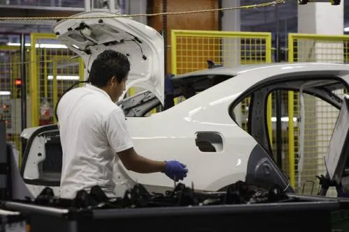 Acuerdo salarial en VW provocará daño a revisiones en sector Automotriz