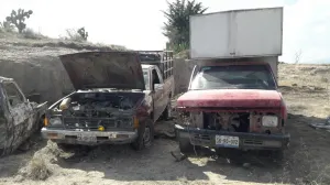 Aseguran estatales camionetas con autopartes de dudosa procedencia