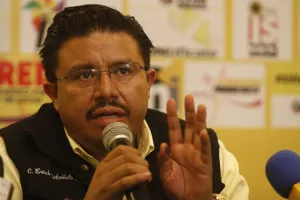 PRD respaldará aspiraciones de gobernador poblano si impulsa la candidatura de Barbosa