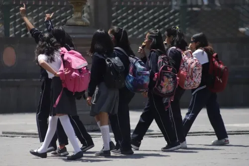 Se cierra el ciclo escolar 2019-2020 por Decreto y no habrá reprobados: Barbosa