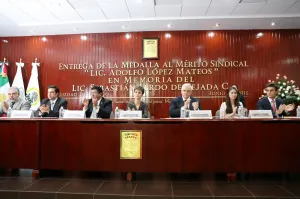 SNTISSSTE otorga Medalla al Mérito Sindical a Sebastián Lerdo de Tejada